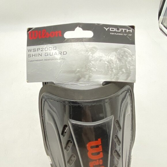 Wilson Soccer Shin Guards Youth 4'2"-5'0" lightweight reinforced shell futbol - Picture 2 of 8